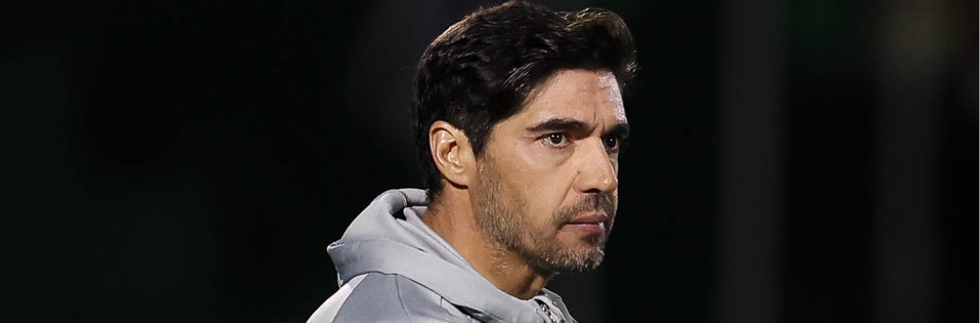 imagem da materia: Abel Ferreira se retrata por resposta em coletiva