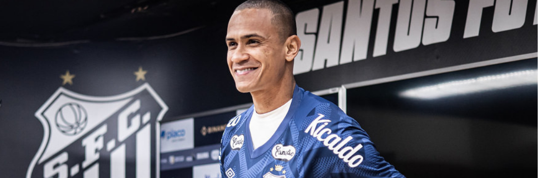 imagem da materia: Goleiro Renan é oficialmente apresentado no Santos