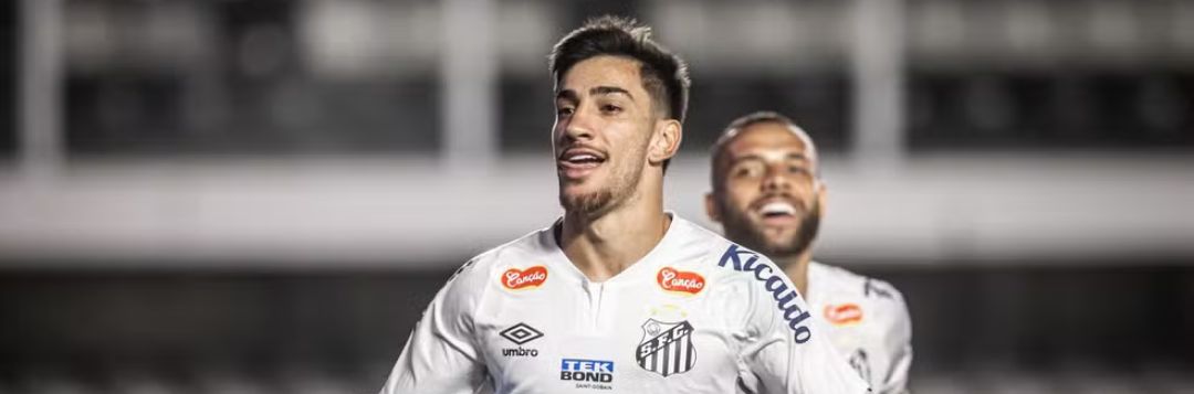 imagem da materia: Pedrinho fica fora dos relacionados no Santos
