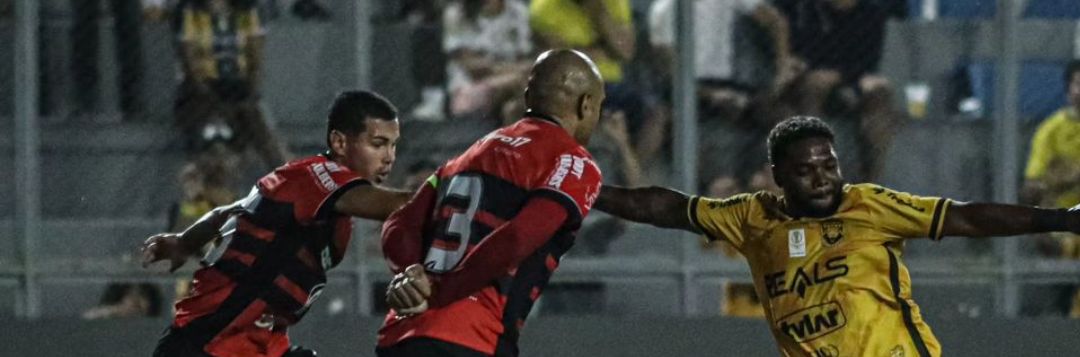 imagem da materia: Vídeo mostra diretor do Ituano xingando a arbitragem