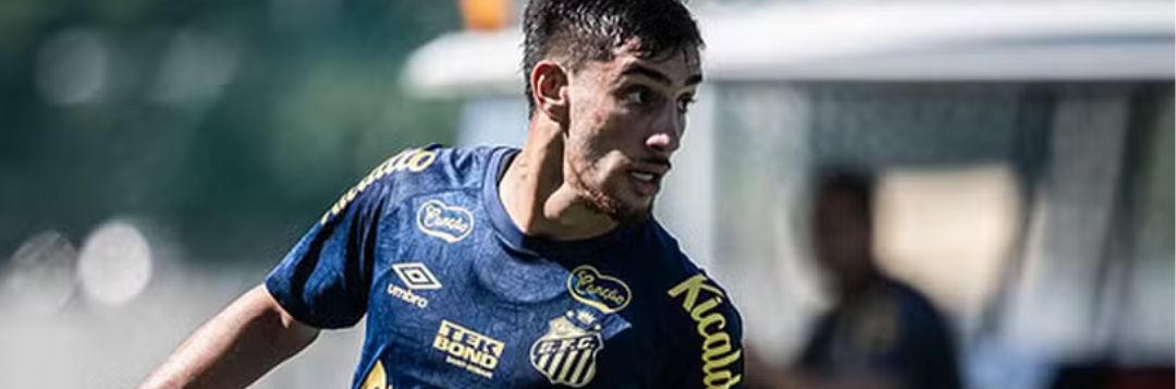 imagem da materia: Pedrinho volta a ser relacionado no Santos