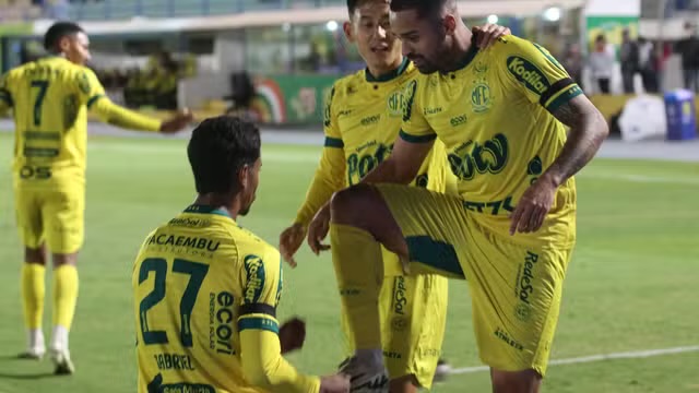 imagem da materia: Mirassol vence dentro e segue na vice colocação