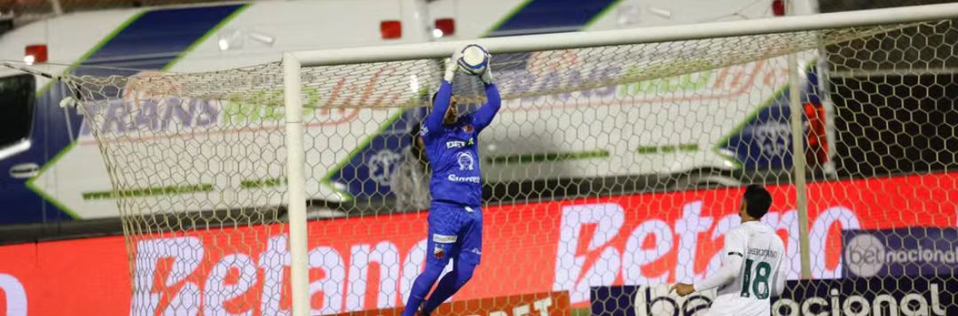 imagem da materia: Paulino coroa 100° jogo no Ituano com defesa emblemática