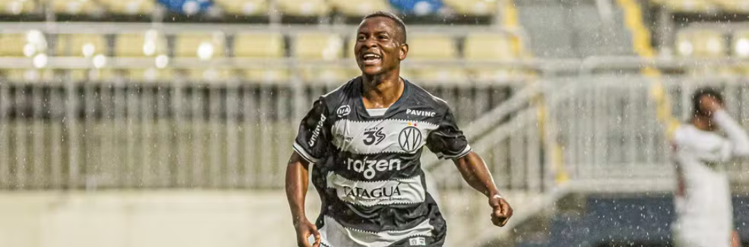 imagem da materia: Fenômeno nigeriano deu a vitória ao XV contra o Oeste
