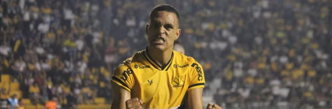imagem da materia: Guarani anuncia contratação de centroavante