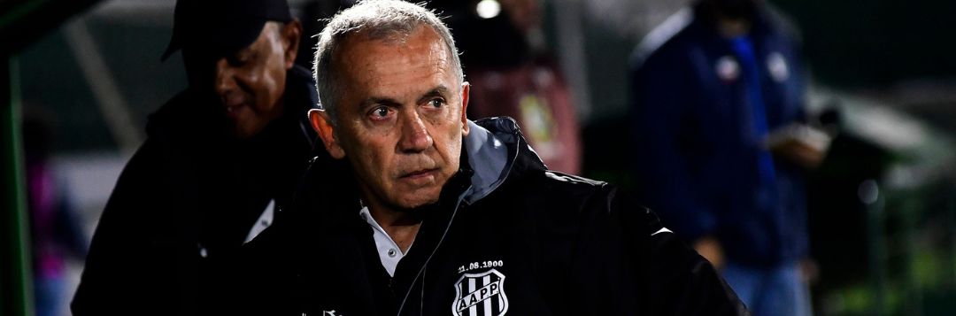 imagem da materia: Nelsinho Baptista vê melhora na Ponte Preta fora de casa