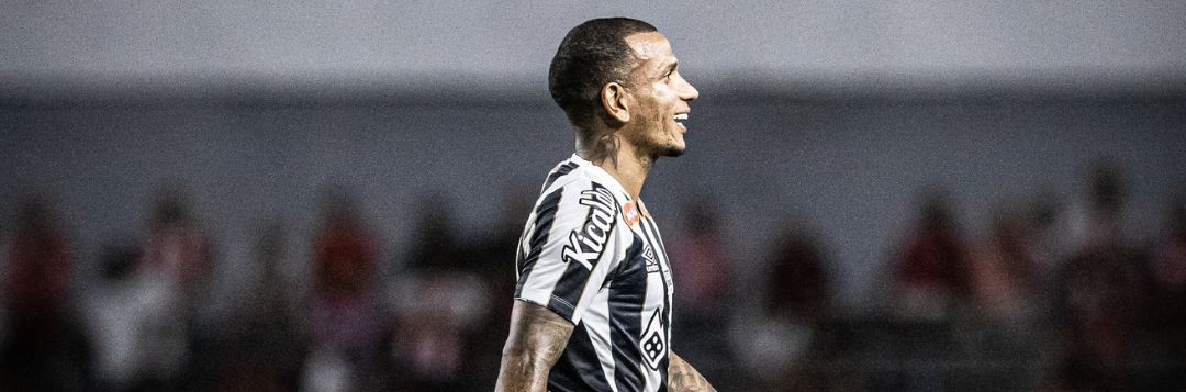 Otero pelo Santos.