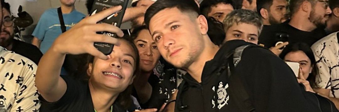 imagem da materia: Corinthians chega em Curitiba para enfrentar o Grêmio