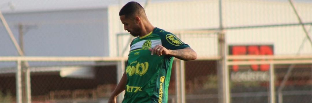 imagem da materia: Artilheiro do Mirassol convoca torcida para jogo no Maião