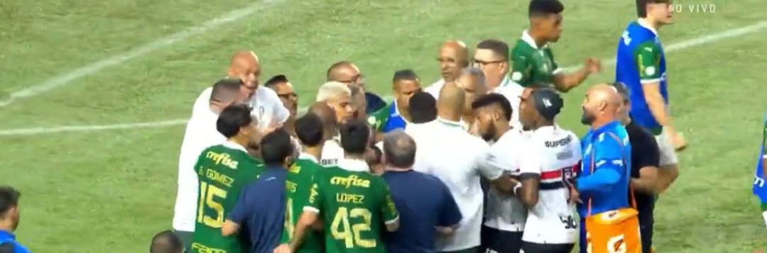 imagem da materia: Jogadores de Palmeiras e São Paulo brigam após clássico