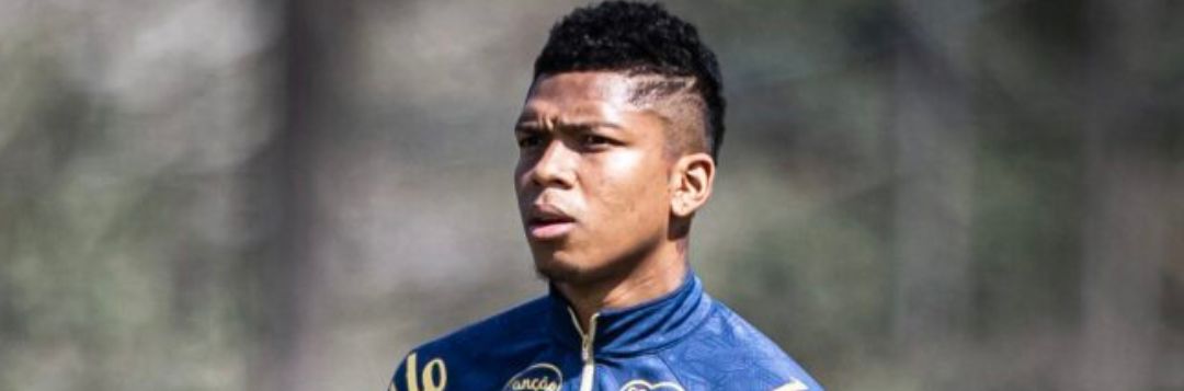 imagem da materia: Billy Arce é relacionado pela primeira vez no Santos