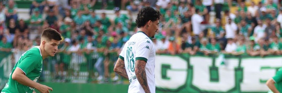 imagem da materia: Em duelo do Z4, Guarani goleia Chapecoense por 4 a 0