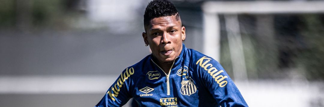 imagem da materia: Arce treina pela primeira vez junto com elenco