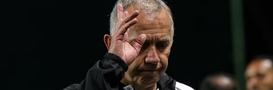imagem da materia: Nelsinho sobe no ranking de técnicos com mais jogos na Ponte