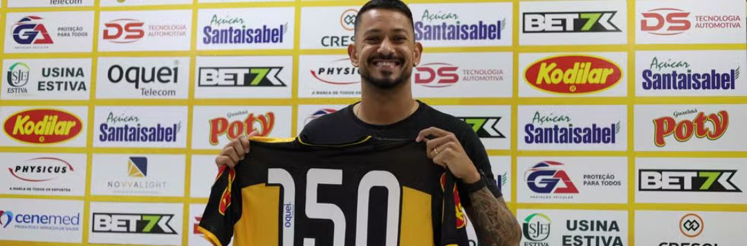 imagem da materia: Lucca recebe homenagem do Novorizontino