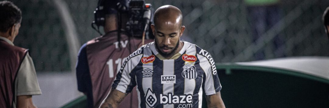 imagem da materia: Carille comenta situação de Patrick no Santos