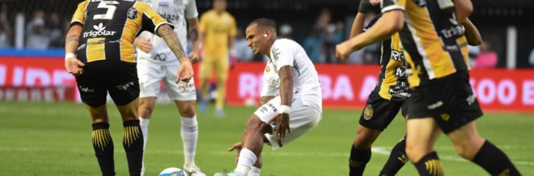 imagem da materia: Santos perde a força da Vila Belmiro nos últimos jogos