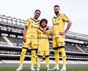 Divulgação do uniforme contou com Kauan Basille, joia da base santista / Foto: Santos