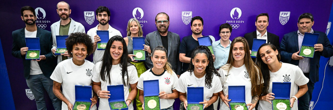 imagem da materia: FPF homenageia medalhistas olímpicas do Futebol Feminino