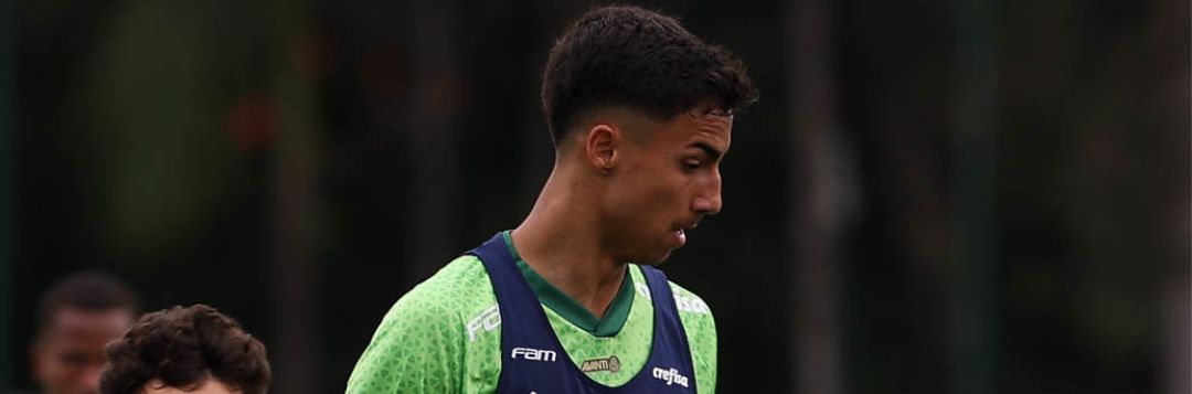 imagem da materia: Vitor Reis é a principal novidade no treino do Palmeiras