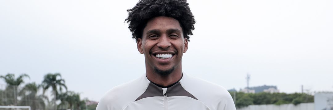imagem da materia: Hugo Souza é eleito melhor goleiro de agosto do Brasileirão