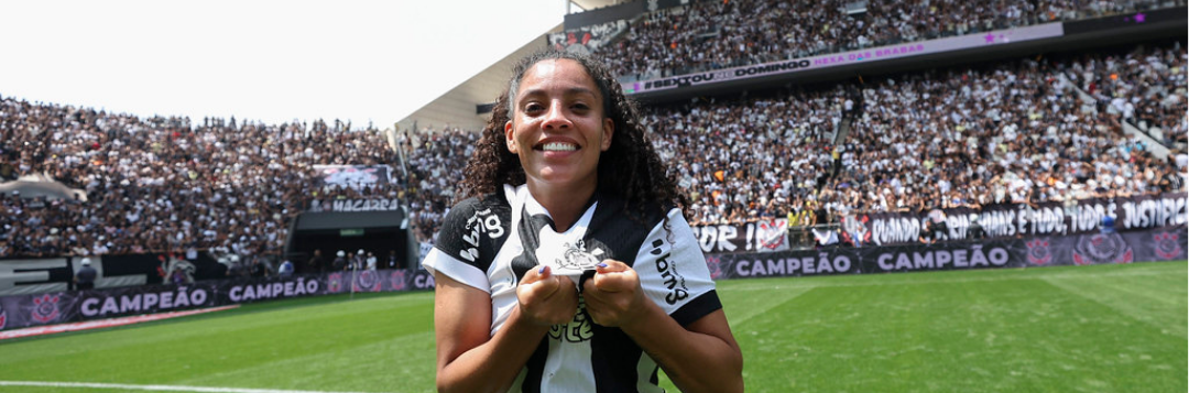 imagem da materia: Yasmim se torna a jogadora com mais títulos pelo Corinthians