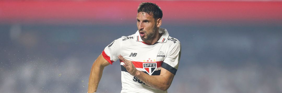 imagem da materia: Calleri chama responsabilidade pela eliminação do São Paulo