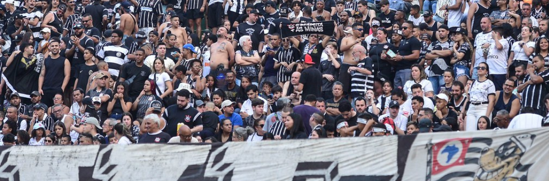 imagem da materia: Corinthians Feminino bate recorde de público no Canindé