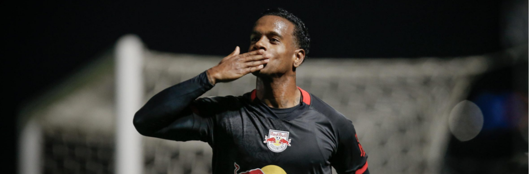 imagem da materia: Red Bull Bragantino oficializa venda de Helinho ao Toluca
