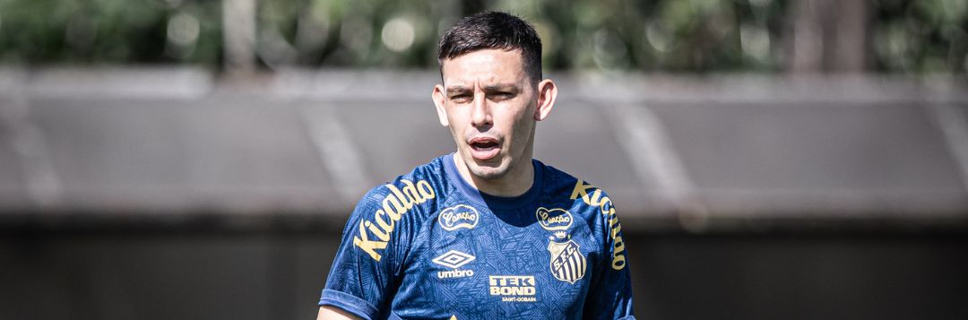 imagem da materia: Escobar comemora retorno à equipe com vitória