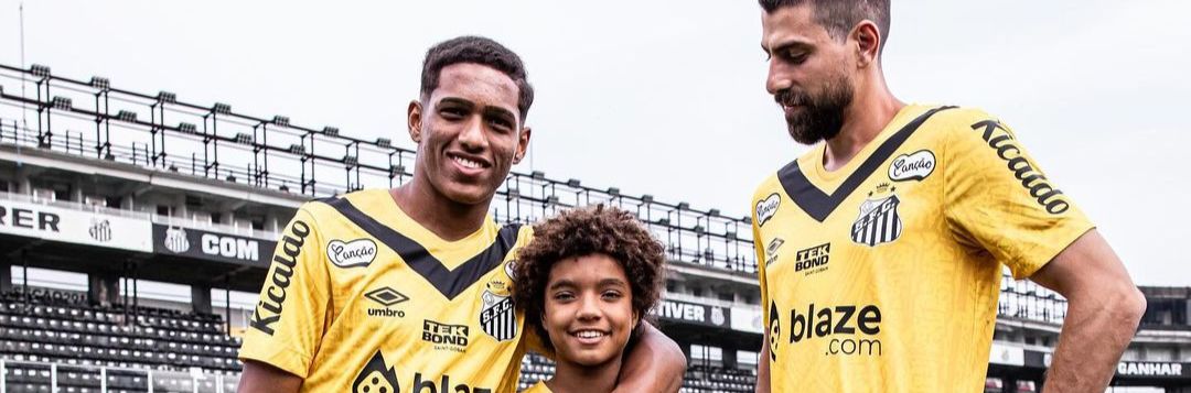 imagem da materia: Santos traz de volta uniforme amarelo; relembre primeira vez