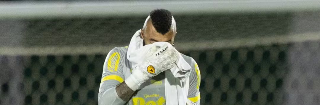 imagem da materia: Muralha falha e torcida do Guarani grita seu nome