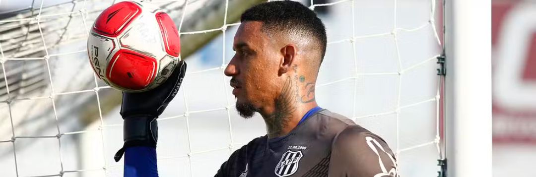 imagem da materia: Pedro Rocha pega quatro jogos de suspensão