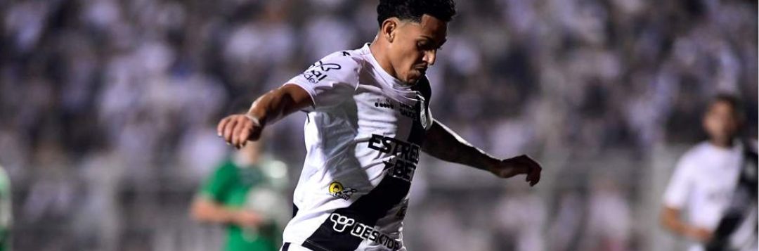 imagem da materia: Ponte Preta se reaproxima da zona de rebaixamento