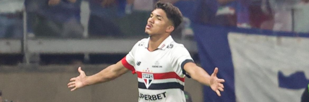 imagem da materia: São Paulo vence Cruzeiro no Mineirão e se aproxima do G-4