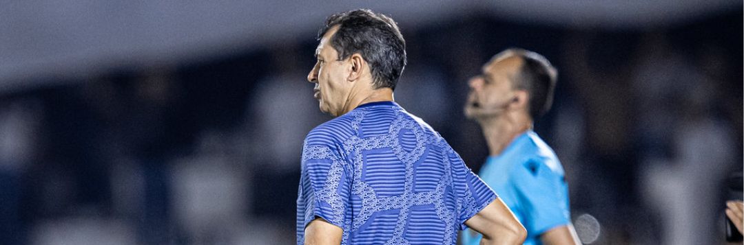 imagem da materia: Carille vê melhora em campo e projeta acesso do Santos