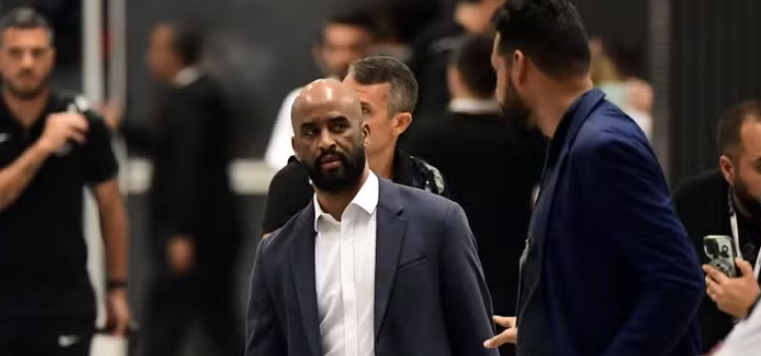 imagem da materia: Fabinho Soldado viaja para acertar detalhes com Depay