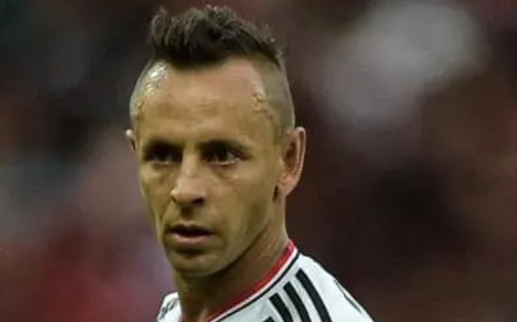 imagem da materia: Rafinha questiona arbitragem, em gol polêmico do Fluminense