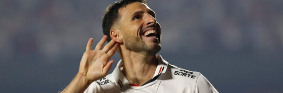 imagem da materia: Jonathan Calleri se aproxima de 450 jogos na carreira