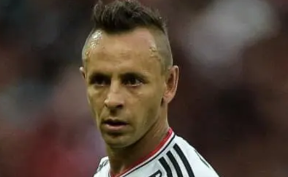 imagem da materia: Neto critica postura do Rafinha em eliminação