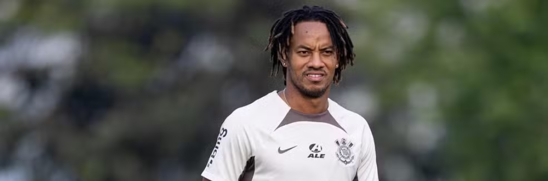 imagem da materia: Carrillo revela ter tido conversas com Guerrero e Ramírez