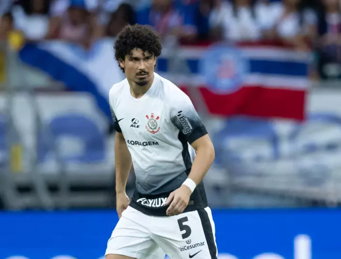 imagem da materia: André Ramalho reclama da arbitragem no duelo contra Flamengo