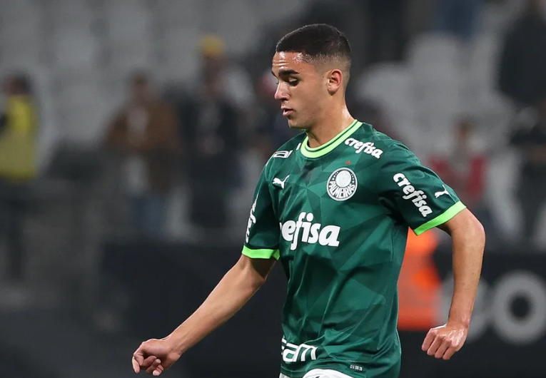 imagem da materia: Figueiredo chama atenção e impressiona Abel Ferreira