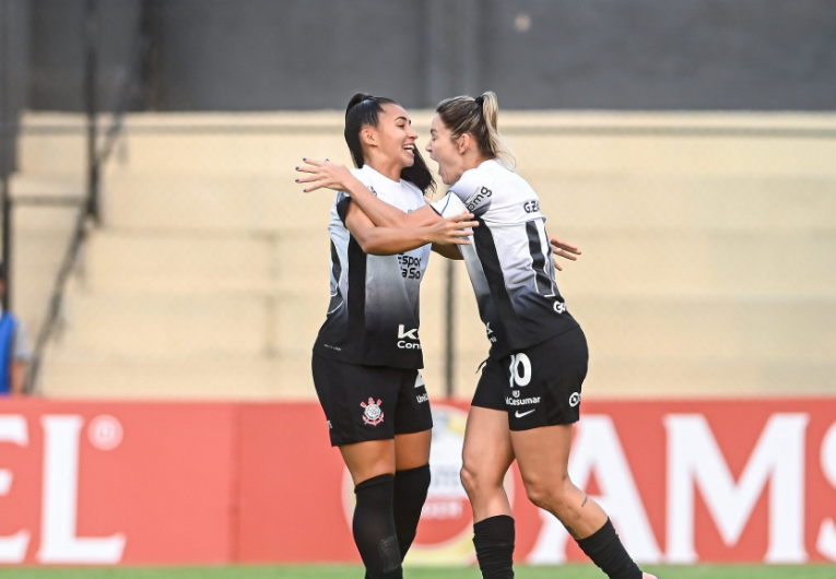 imagem da materia: Corinthians goleia ADIFFEM na Libertadores Feminina
