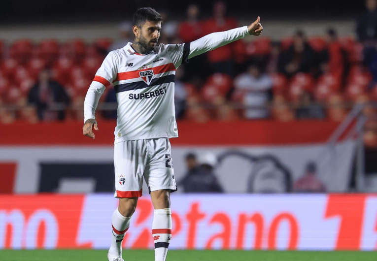 imagem da materia: São Paulo estuda renovação de Liziero depois de retorno