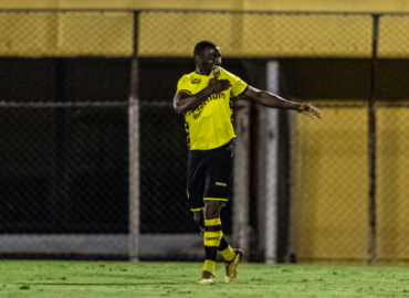 João Carlos atinge a marca de 100 jogos pelo São Bernardo