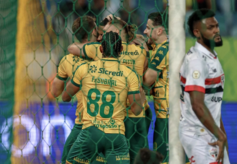 imagem da materia: São Paulo mantém retrospecto negativo contra o Cuiabá