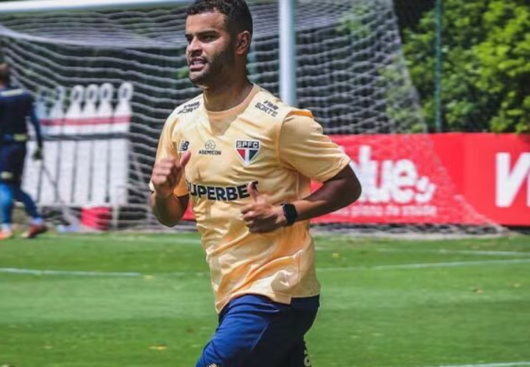 imagem da materia: Alisson pode ser relacionado para jogo contra o Bahia