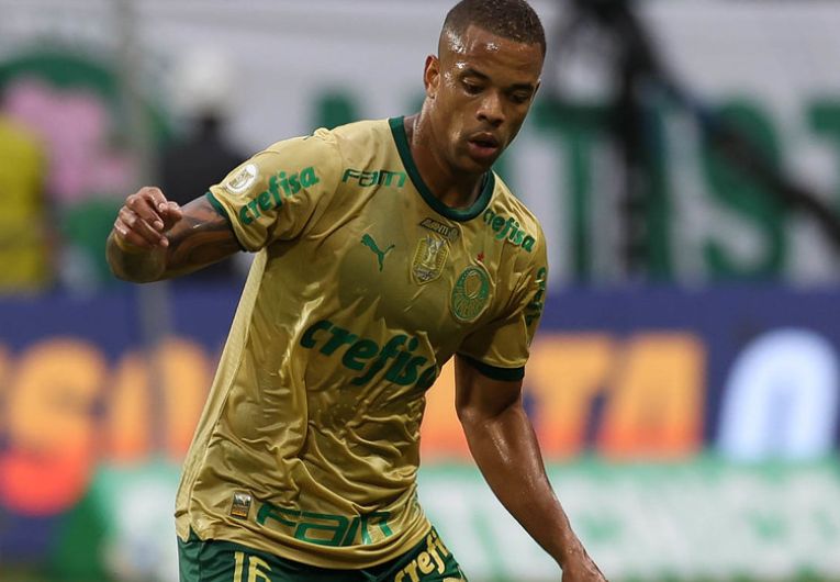 imagem da materia: Caio Paulista é absolvido por expulsão contra o Criciúma