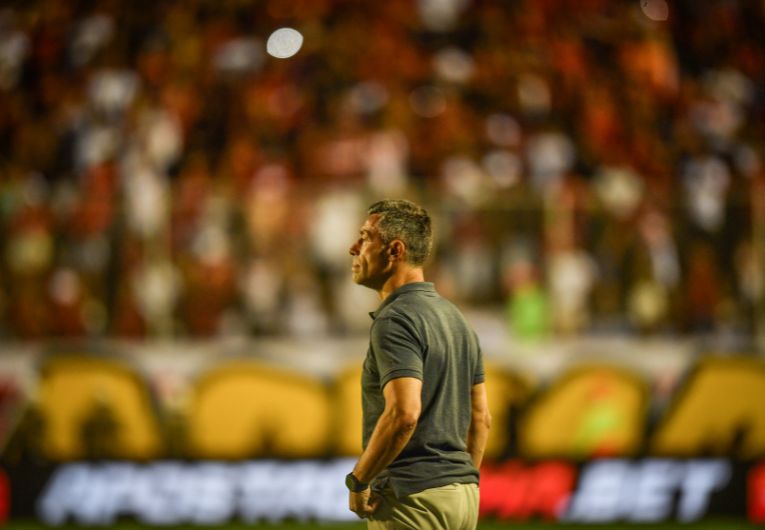 imagem da materia: Caixinha acredita na reação do elenco, apesar da má fase